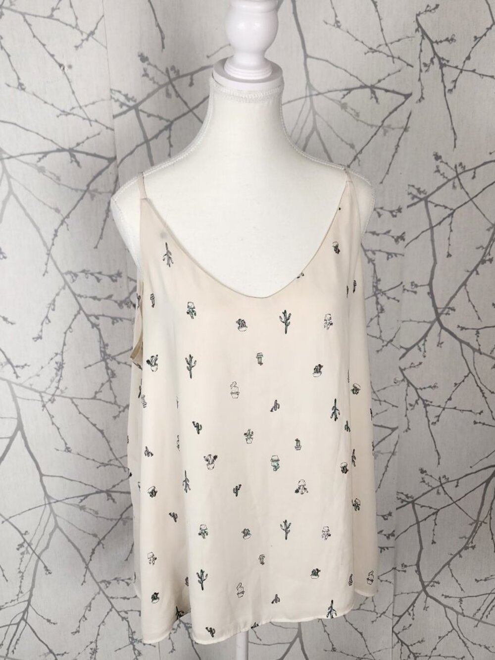 Reitmans Ivory Cactus Printed Strappy Cami Tank